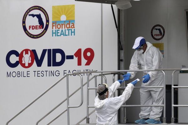 EE.UU.: Florida reporta cifra diaria más baja de casos de coronavirus desde junio