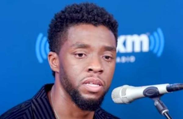 Ahora todo tiene sentido: las lágrimas de Chadwick Boseman al hablar sobre dos fans con cáncer - C9N