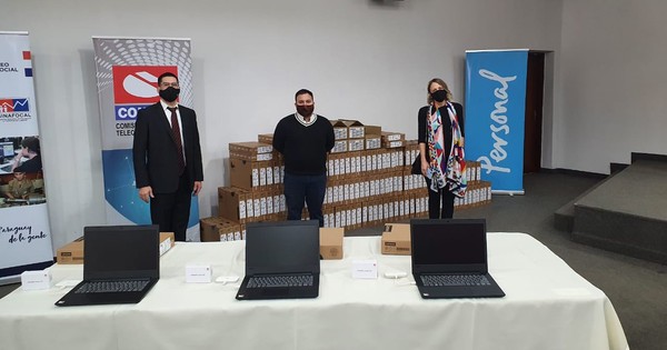 La Nación / Personal sigue cumpliendo con sus compromisos sociales y entrega de equipos