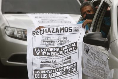 Sindicalistas colombianos rechazan un decreto de «reforma laboral» con caravanas - MarketData