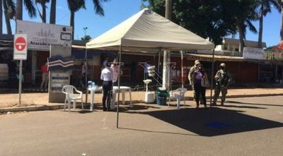 Comerciantes rematan mercaderías para evitar pérdidas