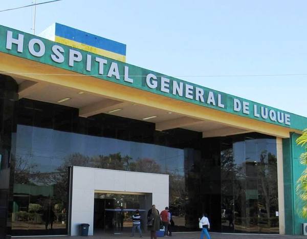 Quejas contra guardias del Hospital de Luque •