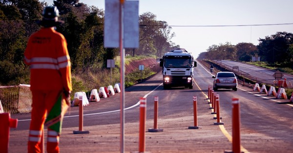 La Nación / Aplican desvíos transitorios en nueva calzada de la Ruta PY02