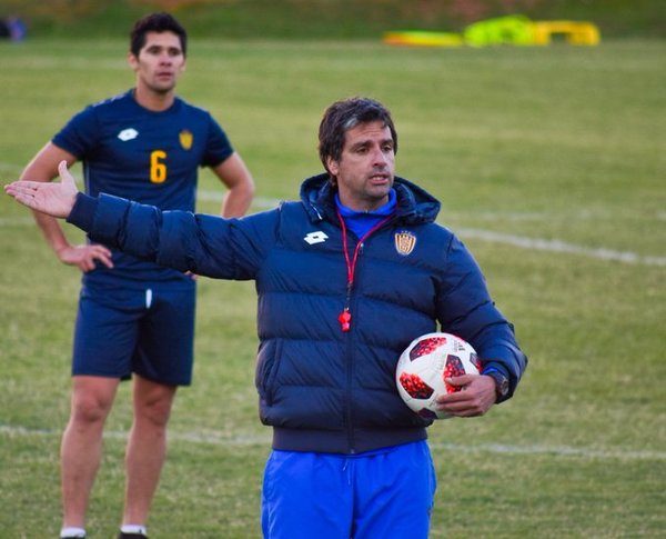 Hernán Rodrigo López renunció como director técnico del Sportivo Luqueño