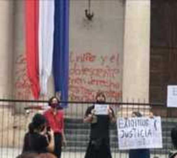 Daños al Panteón: Admiten imputación contra supuestas responsables - Paraguay.com