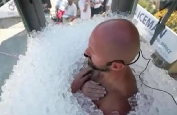 Nadador austriaco consigue récord tras pasar más de dos horas y media metido en hielo - C9N