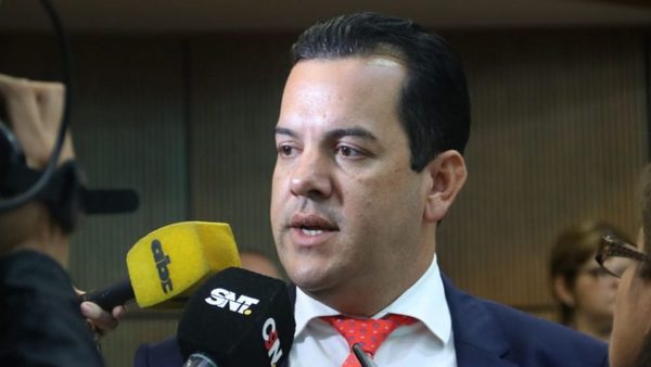 Proyecto de pérdida de investidura de Friedmann sería presentado hoy