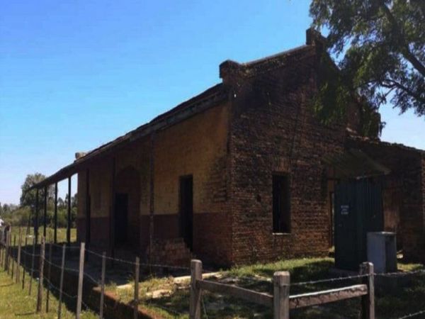 Pobladores urgen restaurar la ex estación del tren de Yuty