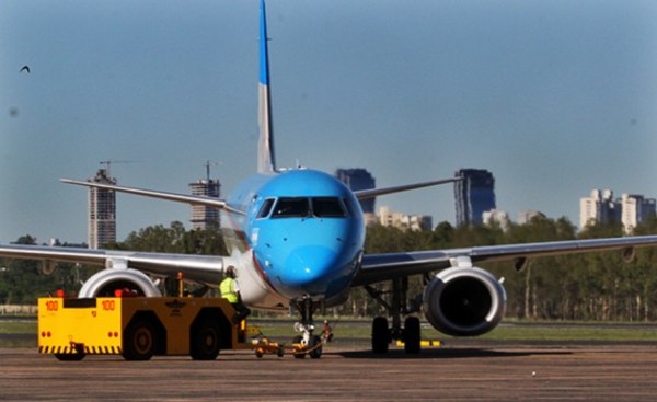 Codena aprueba protocolo para “vuelos burbuja" con Uruguay