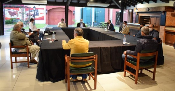 La Nación / MAG y ARP acuerdan trabajo conjunto en apoyo a ganaderos