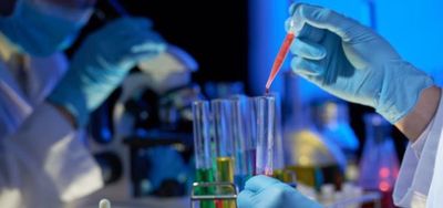 Frenan pruebas de la vacuna de Oxford contra el COVID - Megacadena — Últimas Noticias de Paraguay