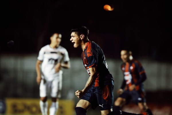 Aquino y Carrizo participaron en casi la mitad de los goles de Cerro en el Apertura