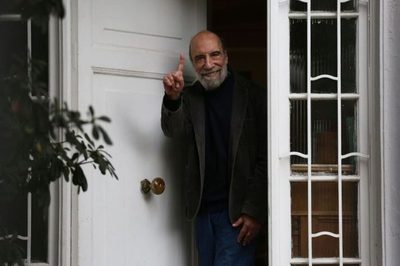 Raúl Zurita gana el premio Reina Sofía de Poesía Iberoamericana