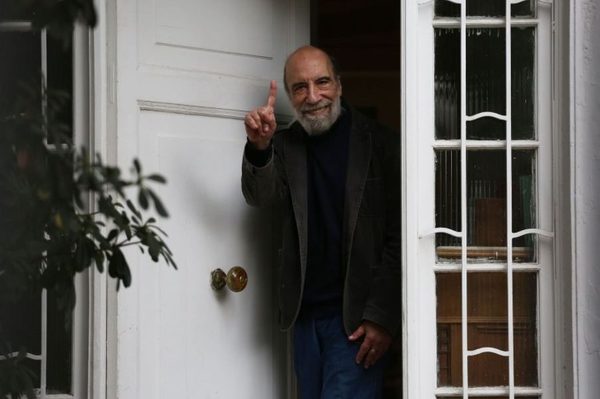 Raúl Zurita gana el premio Reina Sofía de Poesía Iberoamericana