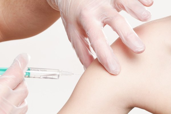Vacuna de Oxford: se pausaron las pruebas debido a aparición de casos adversos - El Trueno