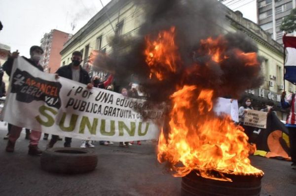 Universitarios piden exoneración de aranceles del 2020 al Gobierno