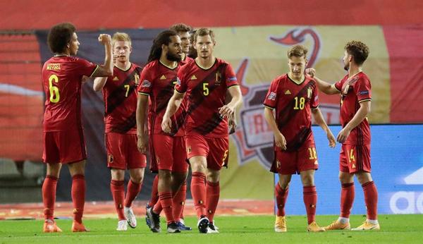 Bélgica domina, Inglaterra salva un empate
