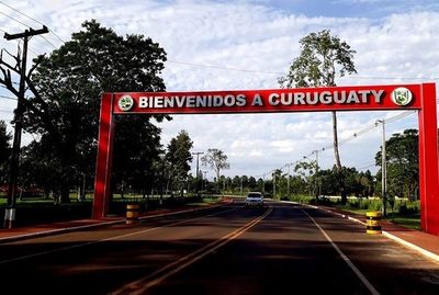 ¡Dos mujeres prometen “trío”, pero opa en un feroz ñemonda!