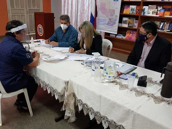 Importante deserción escolar en el Este por la pandemia, pero entregan libros en escuelas