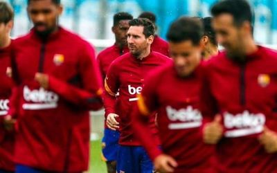 Messi ya entrena con el resto del equipo