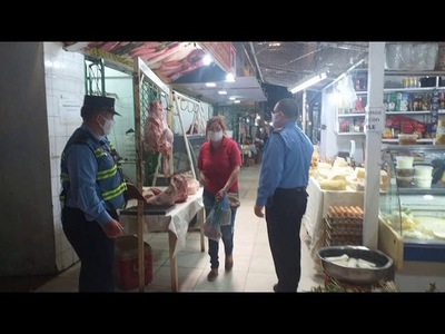 DESMIENTEN CIERRE DE LOCALES POR COVID-19 EN EL MERCADO MUNICIPAL