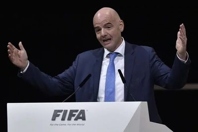 Infantino señala la reapertura de estadios como objetivo - Fútbol - ABC Color