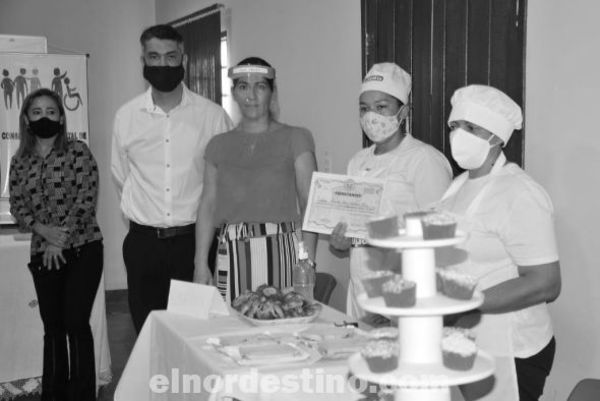 Cierre del Curso para la Elaboración de Bocaditos, Dulces y Salados, organizado por la Gobernación de Amambay