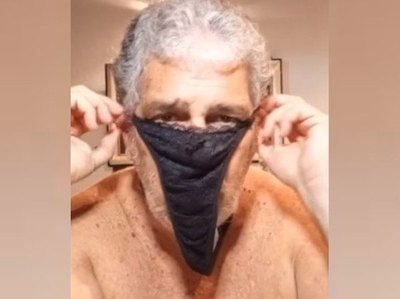 Crónica / ¡Raúl Melamed usó una tanga como tapabocas!