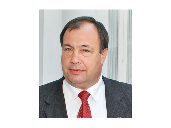 Afara dice que canciller parece vivir en otro país