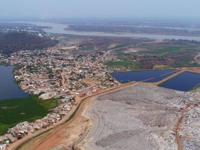 Verifican zona de Cateura ante la sospecha de filtración de lixiviado