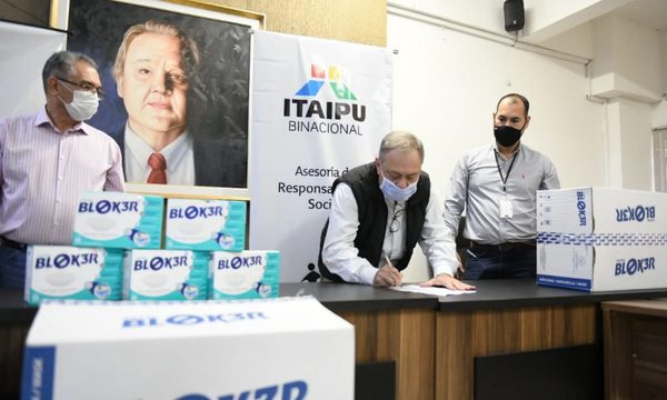 Gobernación de Alto Paraná recibe primer lote de mascarillas quirúrgicas