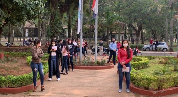 Se inició el pago por becas universitarias a jóvenes de Caazapá