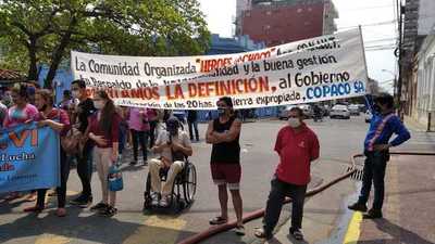 Ciudadanos exigen la construcción de viviendas sociales en Complejo de Luque » Ñanduti