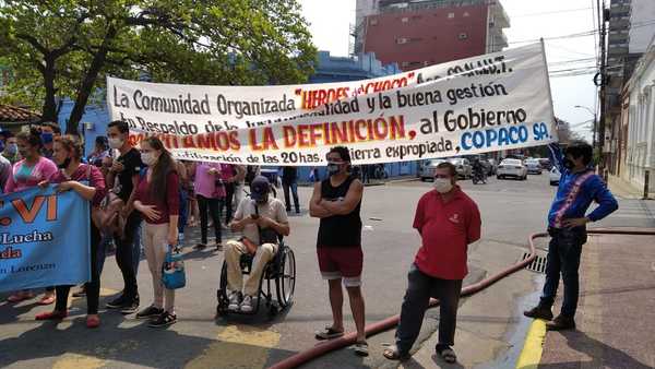 Ciudadanos exigen la construcción de viviendas sociales en Complejo de Luque » Ñanduti