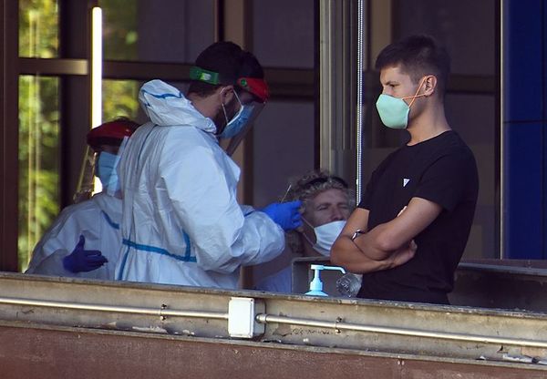 España registra 4.137 contagios en 24 horas y 249 muertos la última semana  - Mundo - ABC Color