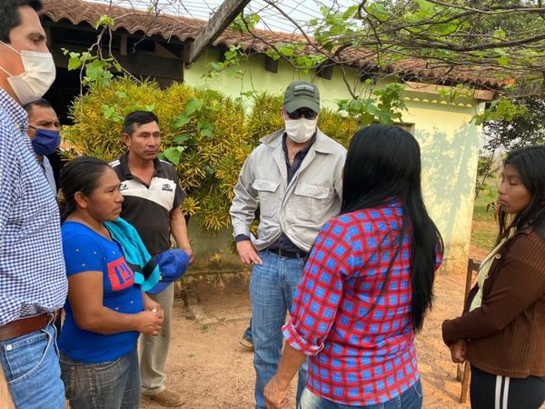 Mario Abdo visitó a familiares de Adelio Mendoza y líderes indígenas - El Trueno