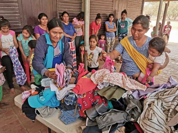 Entregan frazadas, ropas y víveres en comunidad Mistolar y Campo Ampu
