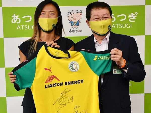 Mujer futbolista integrará plantel de equipo masculino