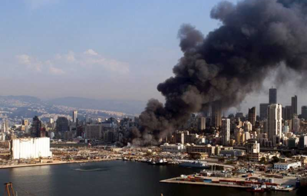 Un gran incendio fue reportado en el puerto de Beirut