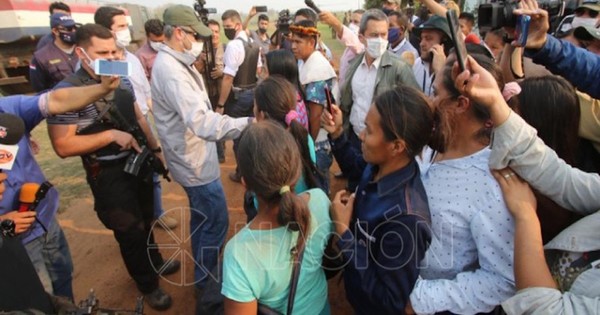 La Nación / Indígenas desisten ingresar al monte a buscar a Adelio
