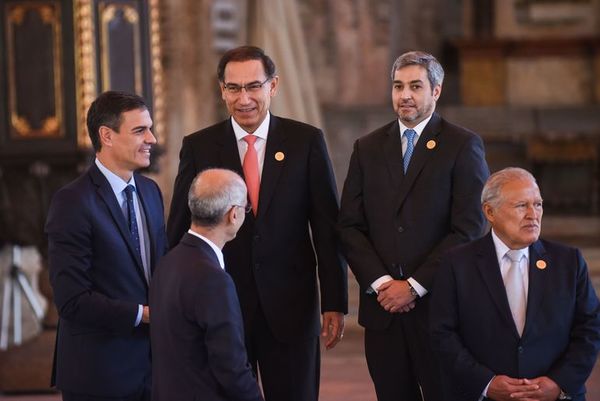 Vizcarra contra las cuerdas en Perú por incitar a mentir en investigación - Mundo - ABC Color