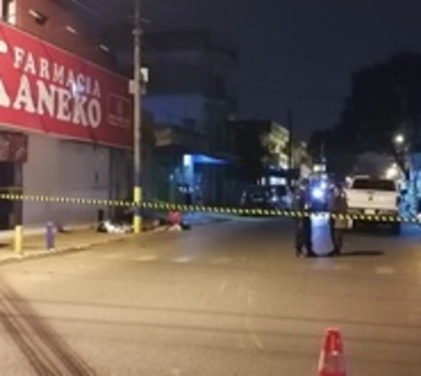 Camioneta atropella y mata a trabajador delivery en Luque - Paraguay.com