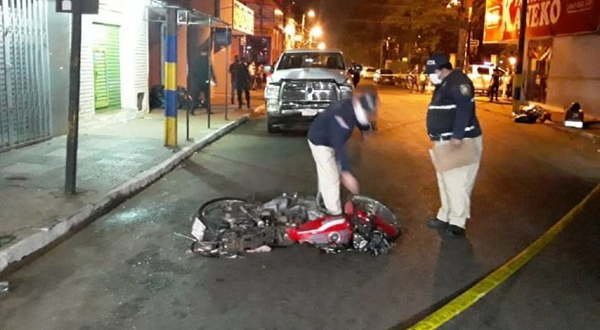 Conductor Borracho atropelló a un delivery y lo mató - Noticiero Paraguay