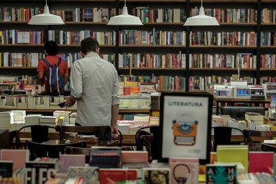 Brasileños se movilizan para salvar sus librerías de barrio - MarketData
