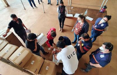 Cargarmento vinculado a Dalia: hallan unas 900 baterías no declaradas y varios otros productos - Nacionales - ABC Color