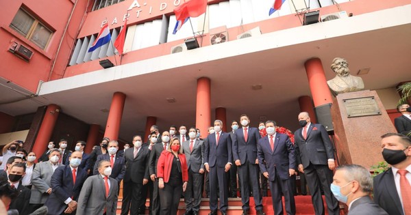 La Nación / Políticos colorados felicitan a la Asociación Nacional Republicana