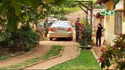 Concejal atrincherado en su auto para no ir preso tras ser acusado de abuso a menor de 14 años