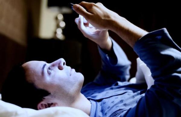 Las cosas que jamás deberías hacer antes de irte a dormir - C9N