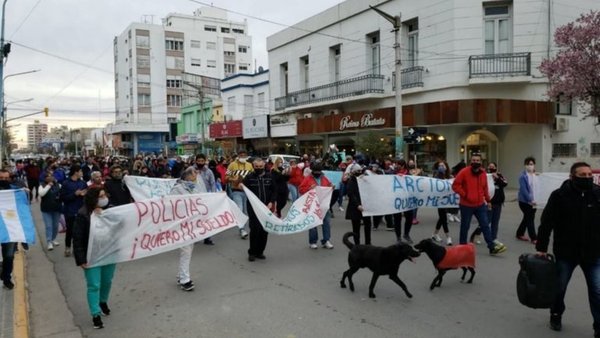 Rebelión policial en Argentina: Exigen mejores recursos y un sueldo digno