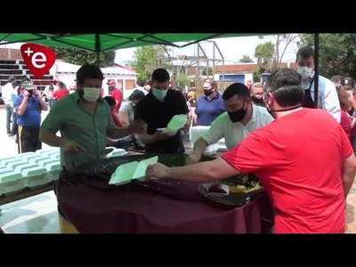 COLORADOS FESTEJAN ANIVERSARIO ENTREGANDO 12.000 PLATOS DE COMIDA EN ITAPÚA